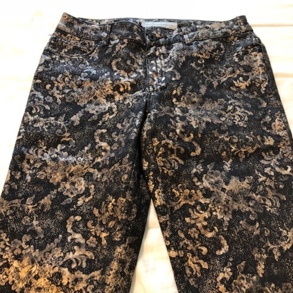 NWOT Chico’s shimmery black & gold jeans